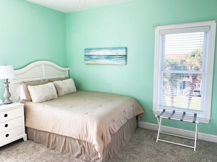 Soba s bračnim krevetom (160x200) i zajedničkom kupaonicom