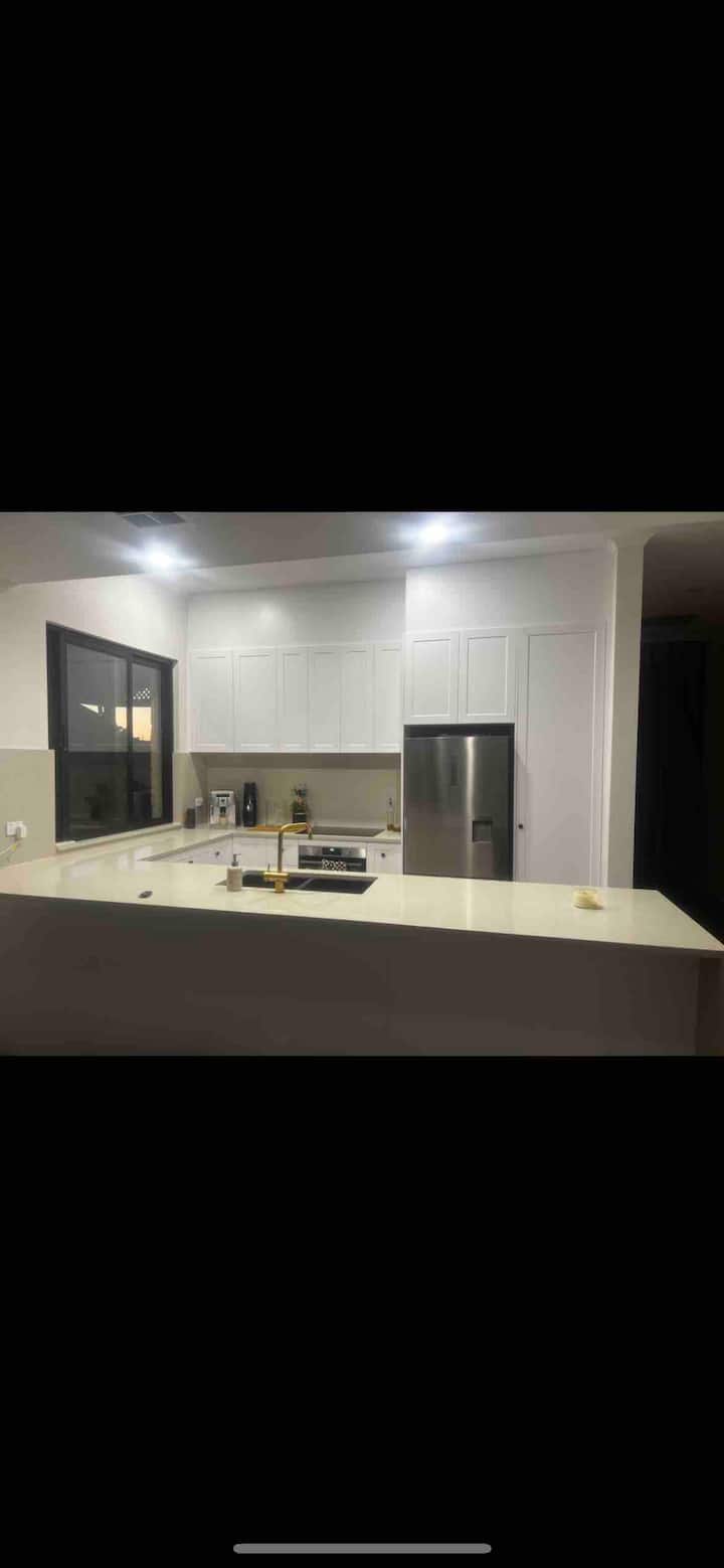 Pool In Newly Renovated Home - Adelaide