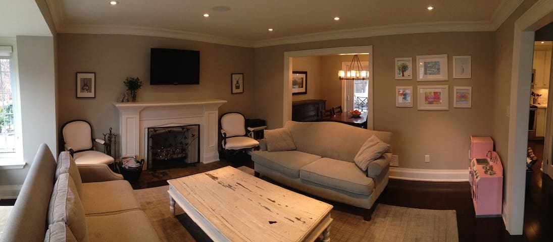 Gorgeous and private 4 bed, 2 bath west end home gallery image 3