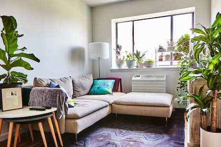 Sunny, Modern room in East Village!