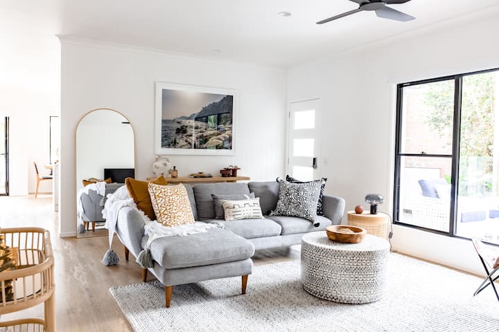 “LUXE” – Noosa Hill Home – Heated Pool gallery image 2