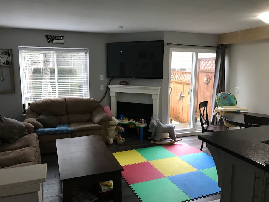 Living room ( we will move the baby stuff !! )