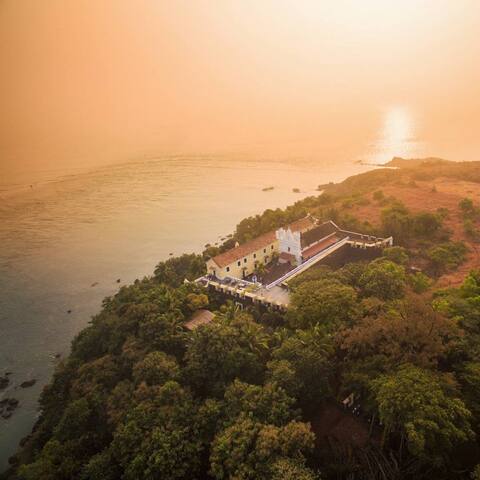 Seaside Luxury: Sea View Room in Fort Tiracol