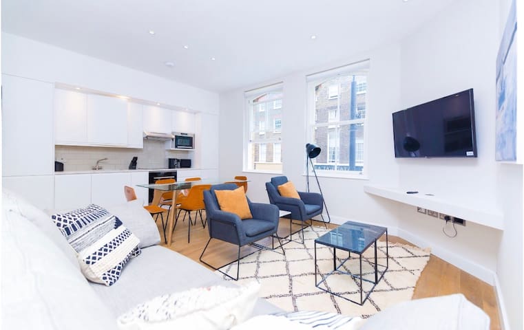 2 Bedroom Flat in Renovated Heritage Building