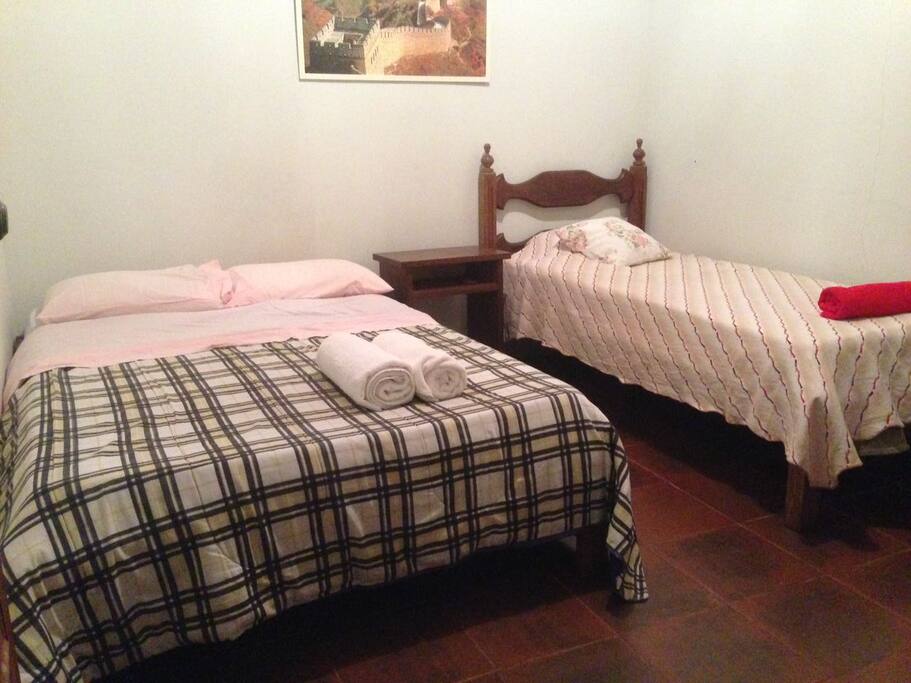 Duas camas (solteiro e casal)