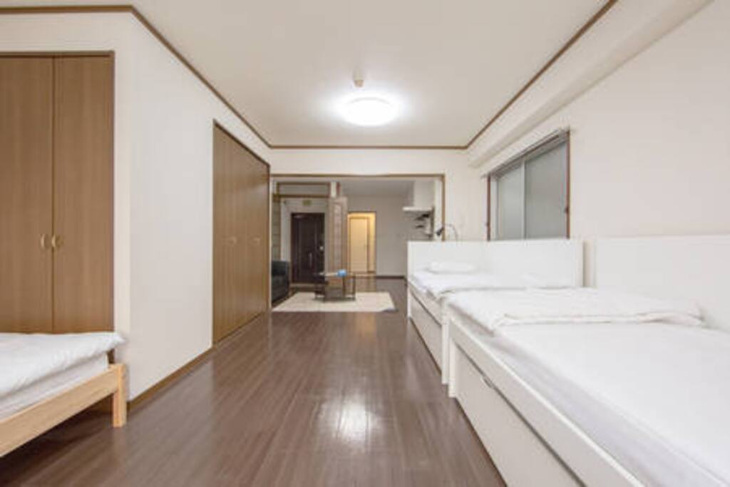 5 single beds