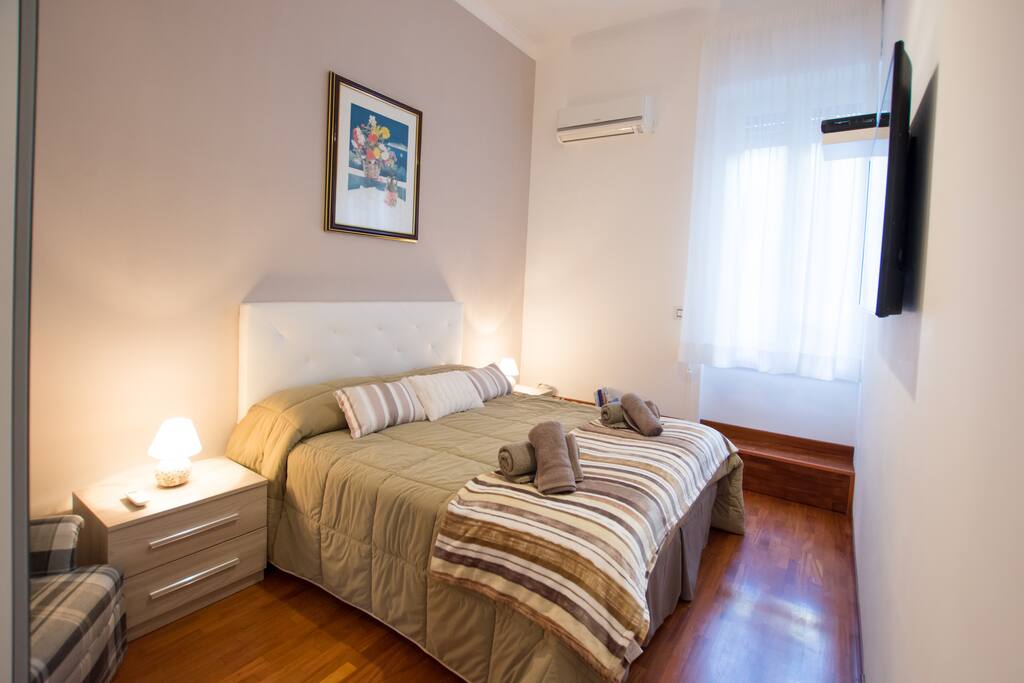 The double bed with sidetables
