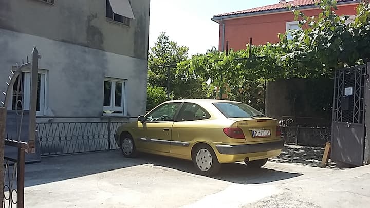 Art Mattress - cosy place with a private parking