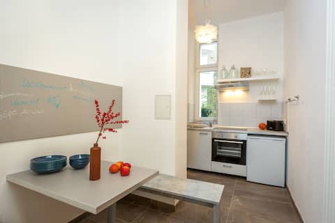 Top Airbnb: Newton Apartment in Wedding