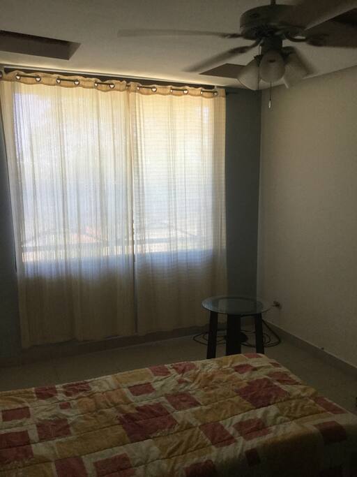 Other pic same room