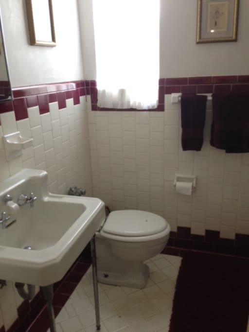 Private Art Deco bath.