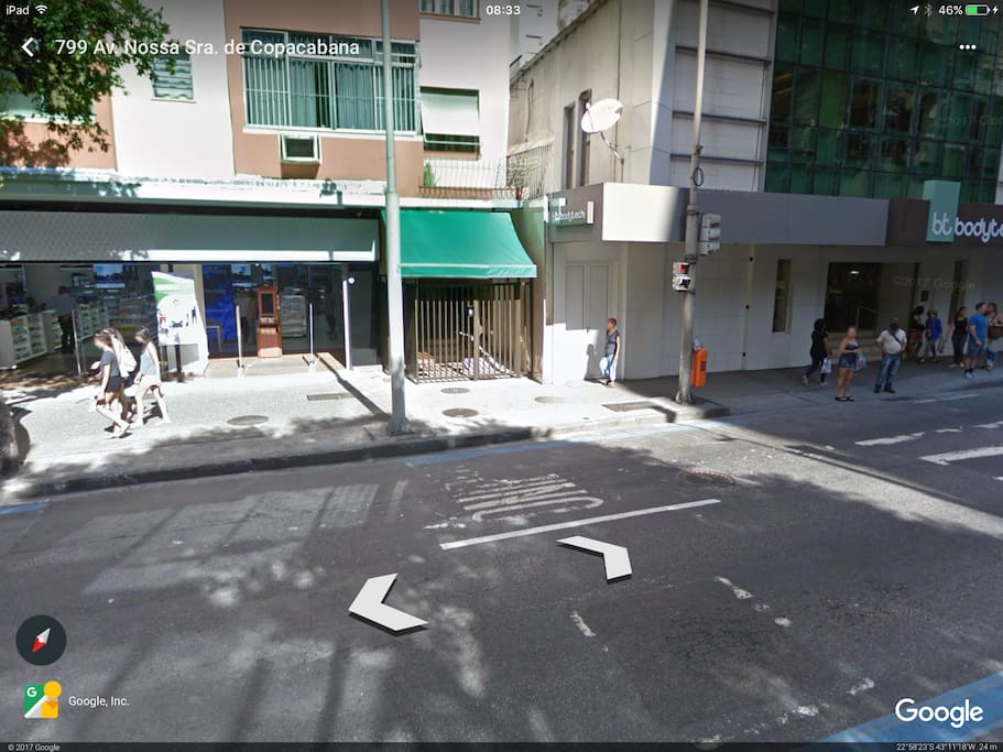Front of the building. Address: Avenida Copacabana, 793, between a Bodytech gym and a Venancio drugstore.
