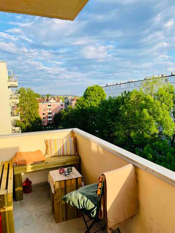 Sentral, lys og moderne leilighet gallery image 3