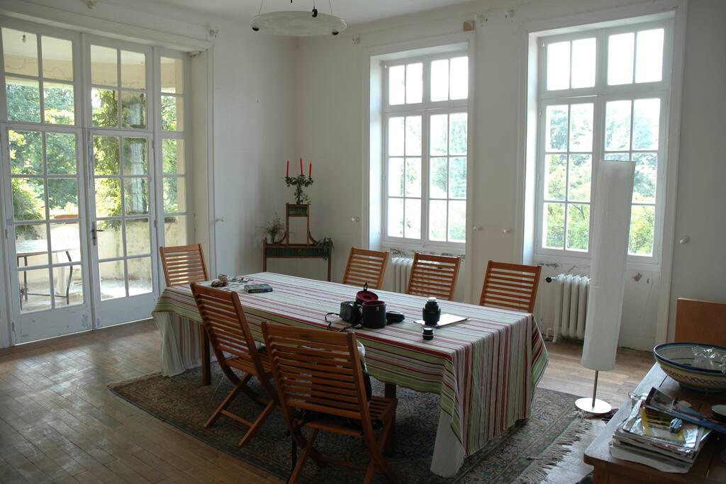 Lots of light, large room