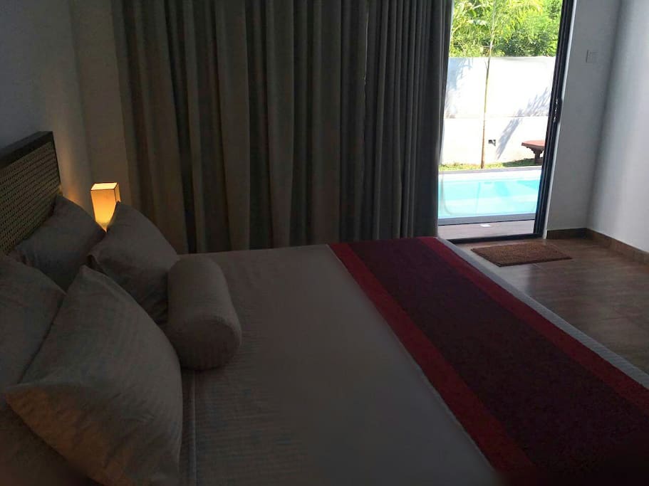 King deluxe bedroom