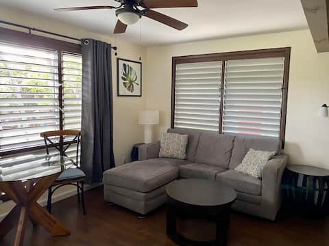 Popular Airbnb listing: Walk to Magic Sands Beach! No cleaning fee in Kahaluu Keauhou