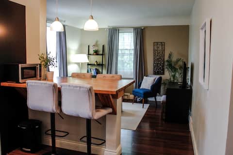 Boutique 1BR Apt in Old South Estate- Open Concept