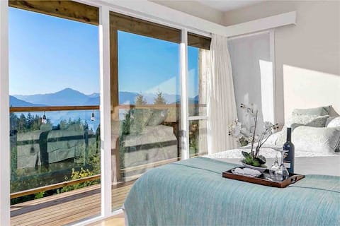 Ocean View Private Room with Separate Entry [Aqua]