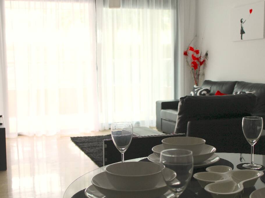 Open plan living/dining area