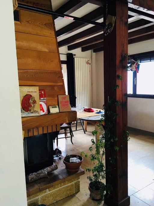 Salle à manger, cheminée