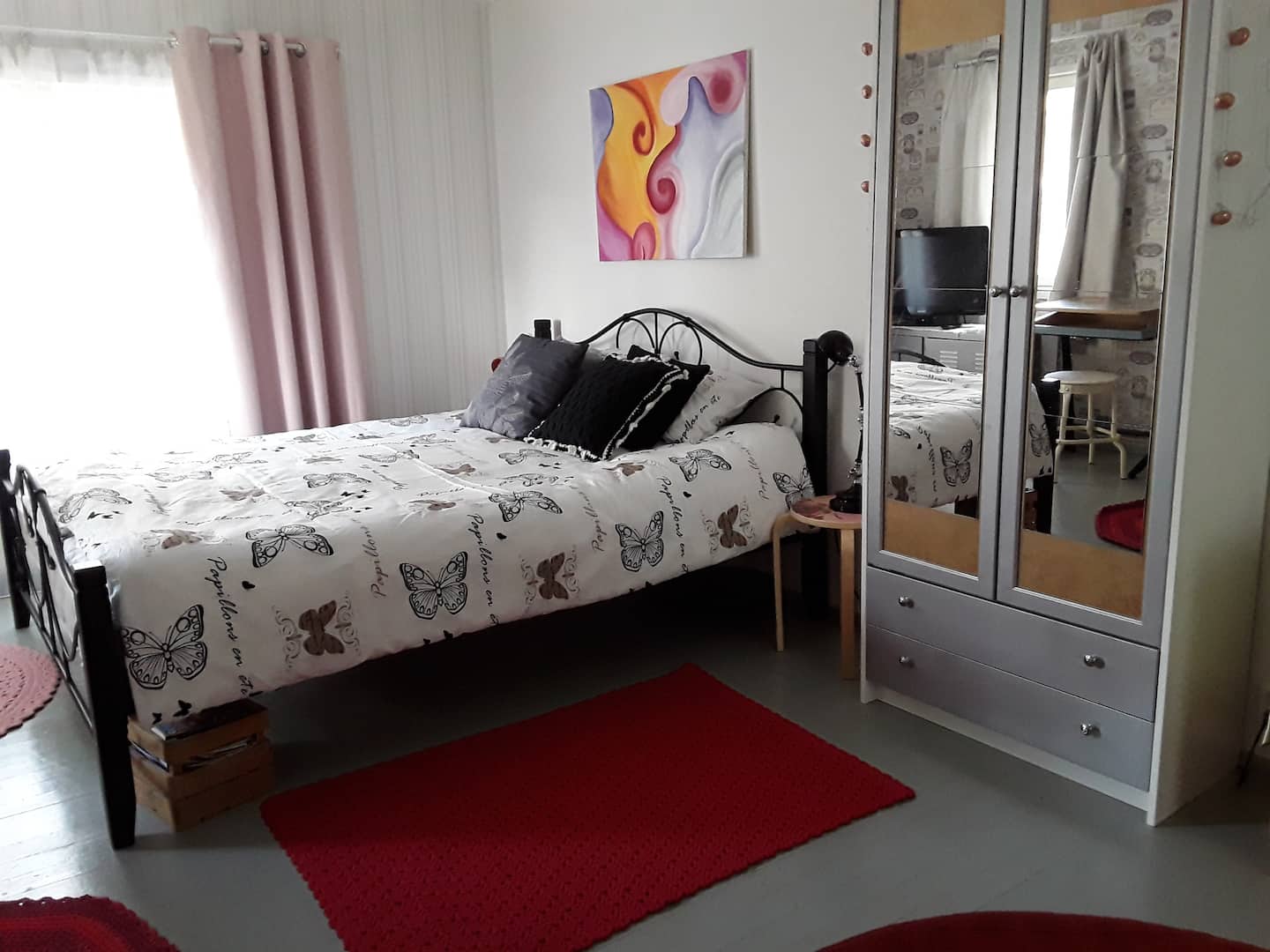 Maalaisromanttinen Kaupunkimökki 4