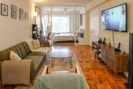 studio apartment in the heart of DC, foggy bottom