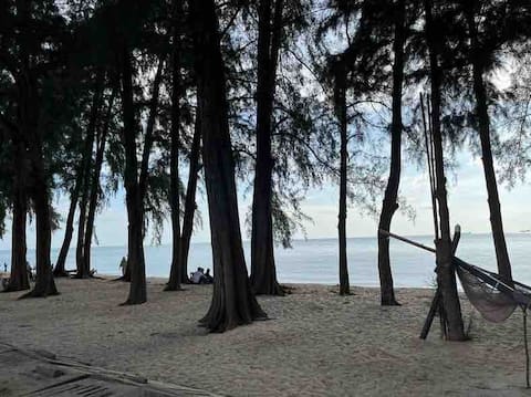 De Puteh Homestay | Near Beach |  Wifi & Netflix