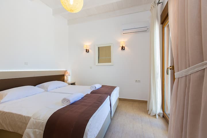 Villa II - Alla sovrum är luftkonditionerade och smakfullt inredda!