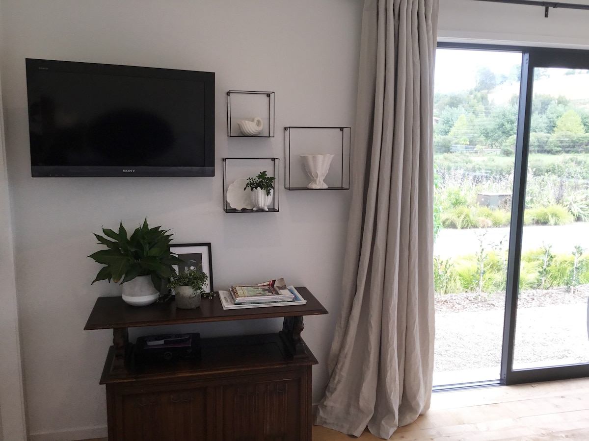 Top Airbnb: Room @ No. Two in Rodney North