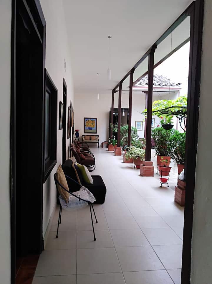 Complete house in the center of Pitalito