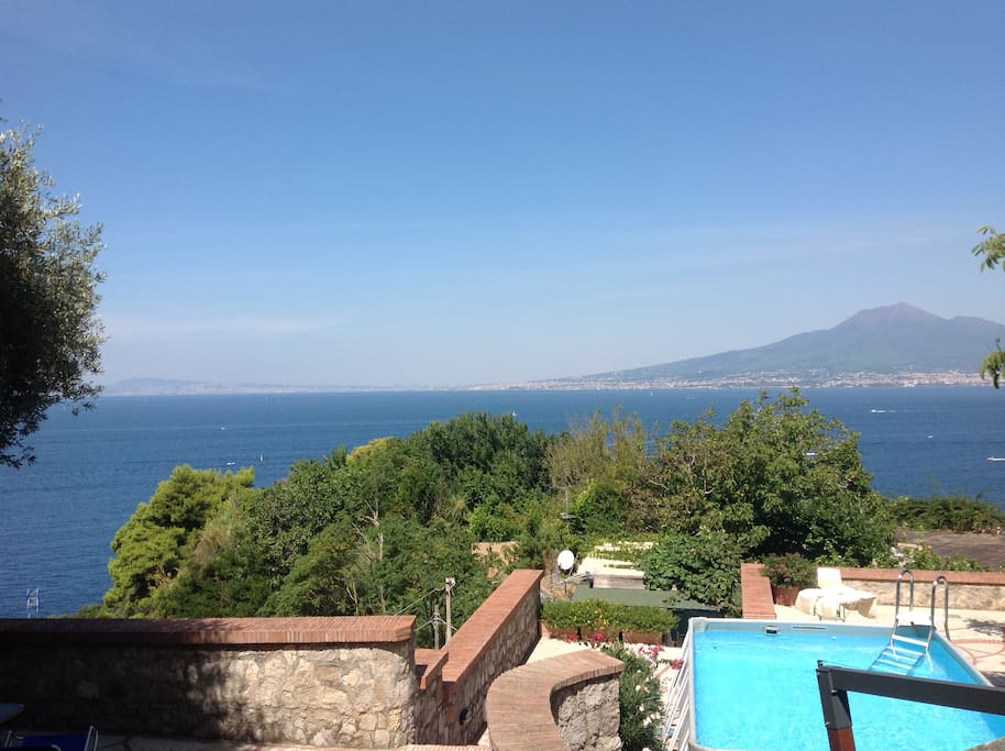 terrace and swimming pool with Vesuvius