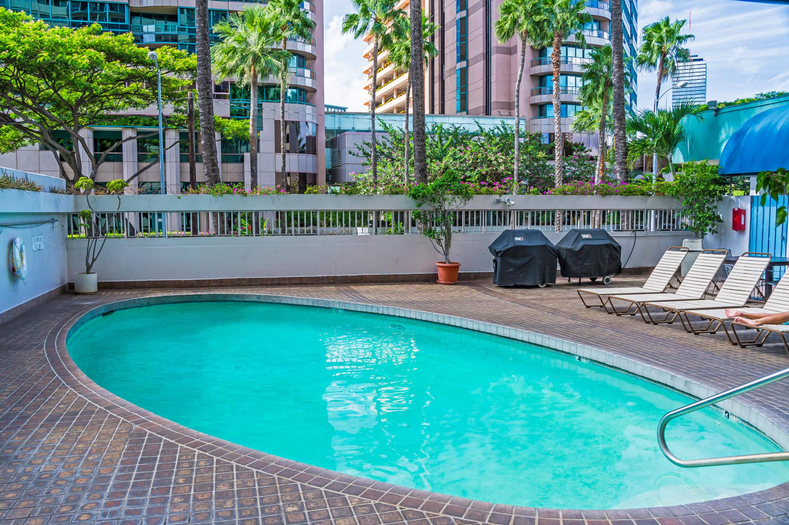 Waikiki 2 Bedroom Condo - Image 14