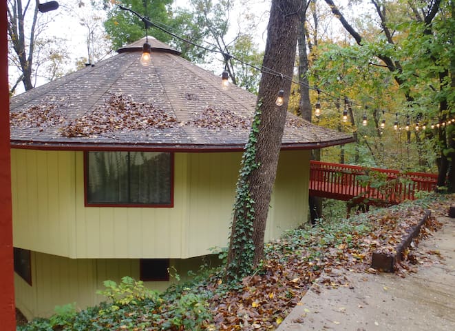 Taylor Treehouse Houses For Rent In Eureka Springs Arkansas