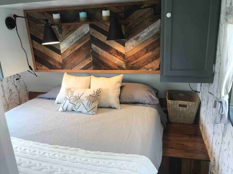 Renovated Country Farmhouse Camper
