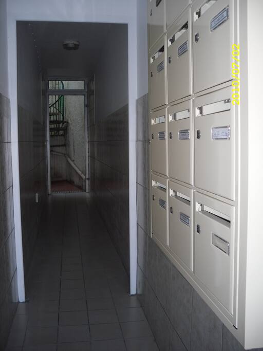couloir entre des parties communes