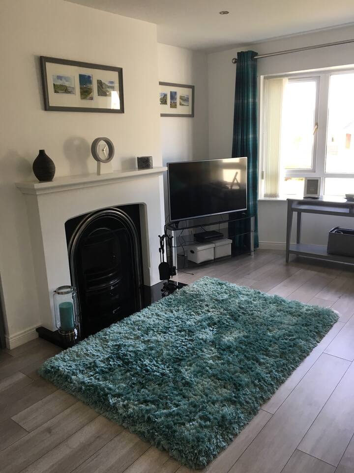 Portrush newly modernised 3 bed bungalow . Garden Bungalows for Rent in Portrush , Northern