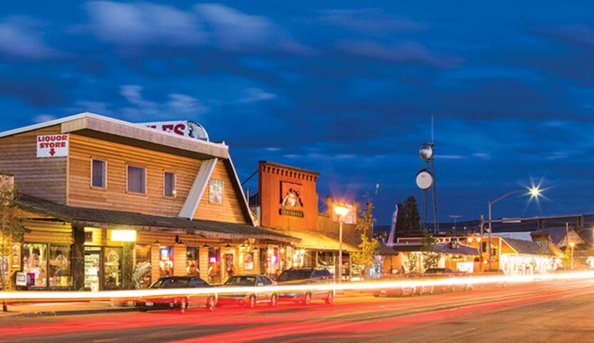 1 Bed Condo 1 Mile from Park Entrance -Pool-Hotbub