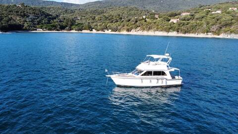 Boat night with hot tub