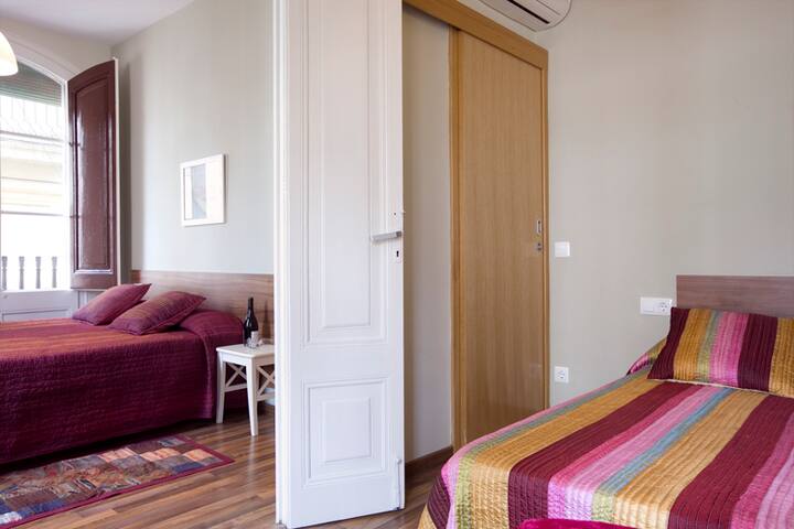 Bright El Born Apt | New A/C | Near Beach | 6ppl! gallery image 3