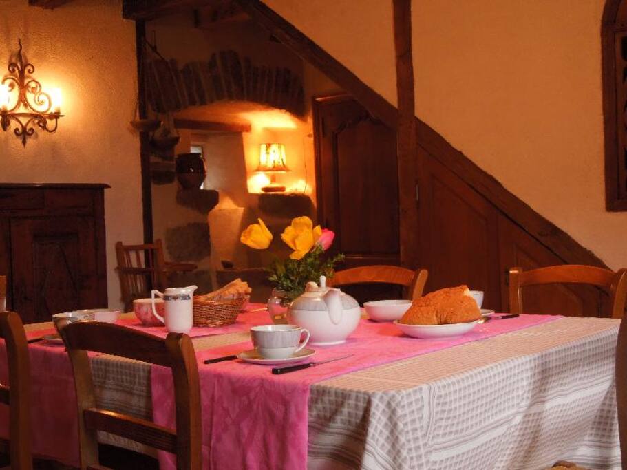 Séjour coin repas petits déjeuners