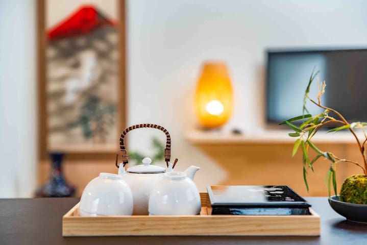 TX筑波線浅草駅徒步4分。房内配有洗衣烘干机，面积110平方，一户建（日式别墅）