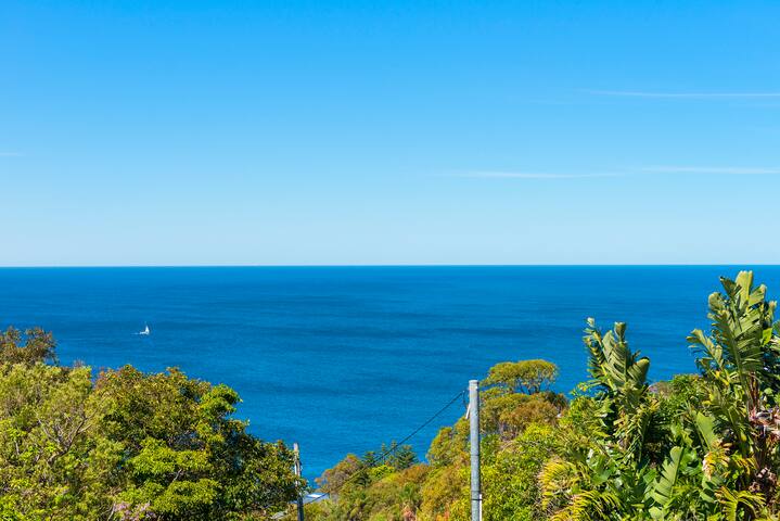 Classic Palm Beach home with ocean views gallery image 5