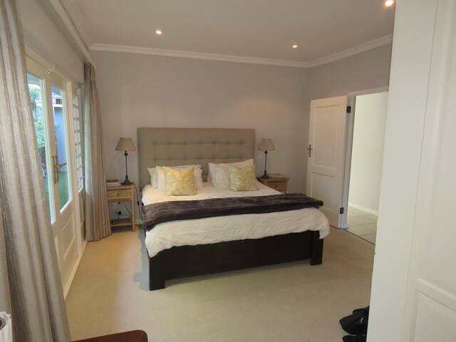 Large family house with beautiful mountain views gallery image 5