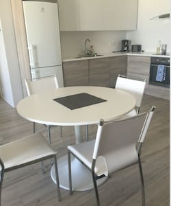 New Apt in the heart of RVK with stunning view!