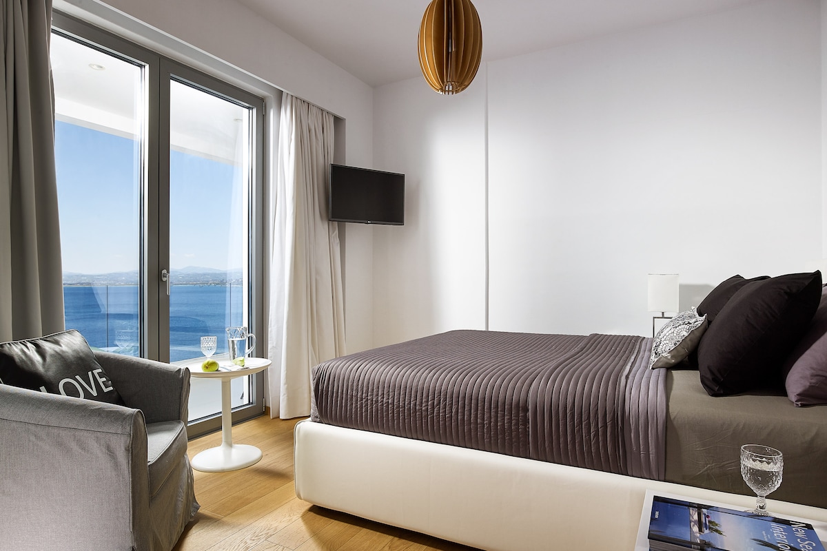 Спальня роскошной виллы Epavli