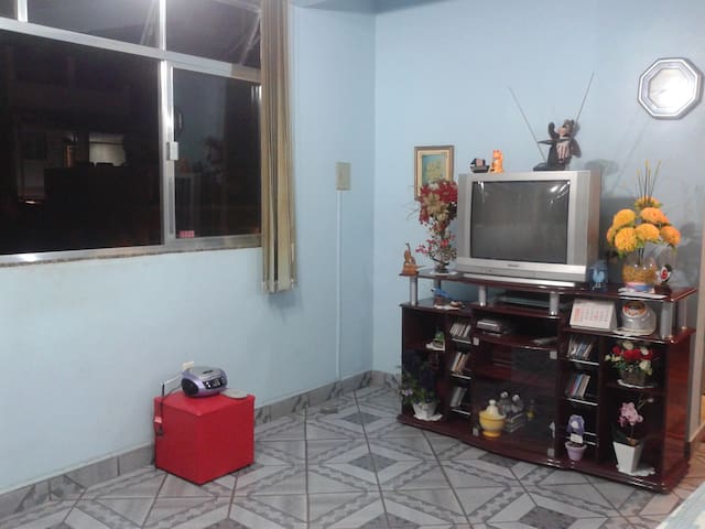 Apto.02 Quartos e Sala, mobiliados.