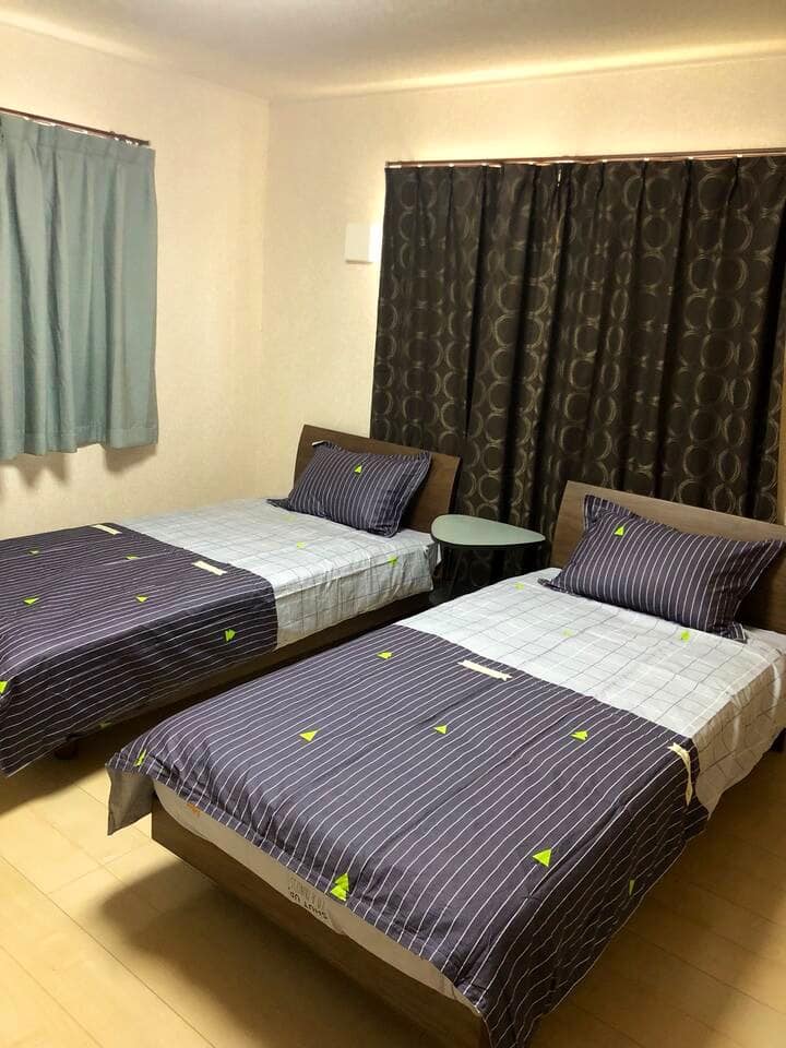 Chumba cha kulala kwenye ghorofa ya 2, chumba kikubwa cha kutosha.