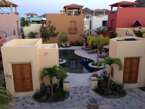 Beautiful Home on the Pool