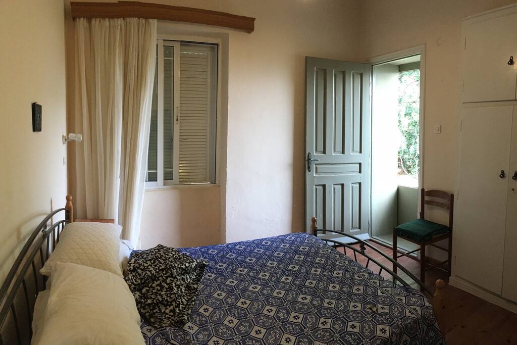 Main bedroom leading to sea view (room 1)