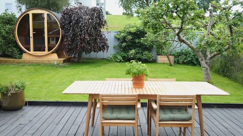 Spacious 2 bedroom apartment with sauna, garden and outdoor shower